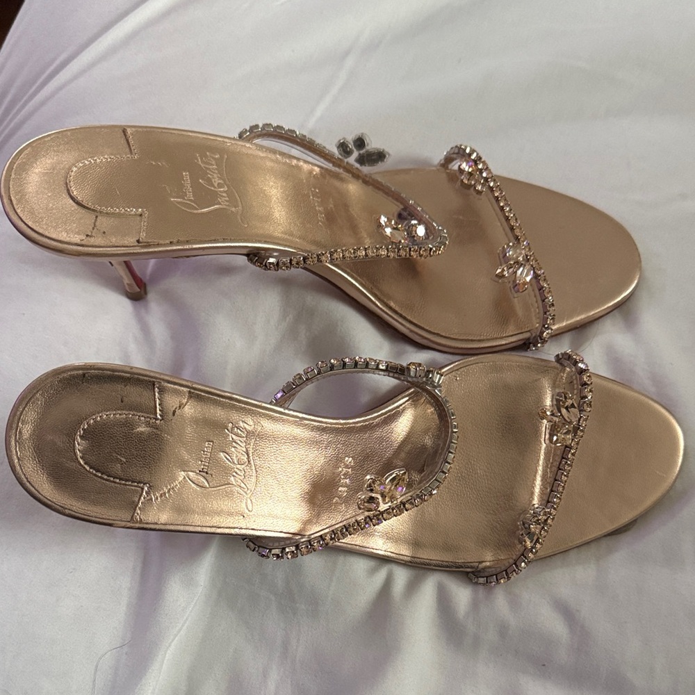 Christian Louboutin Elegant Gold Women's Sandals - Picture 4 of 7